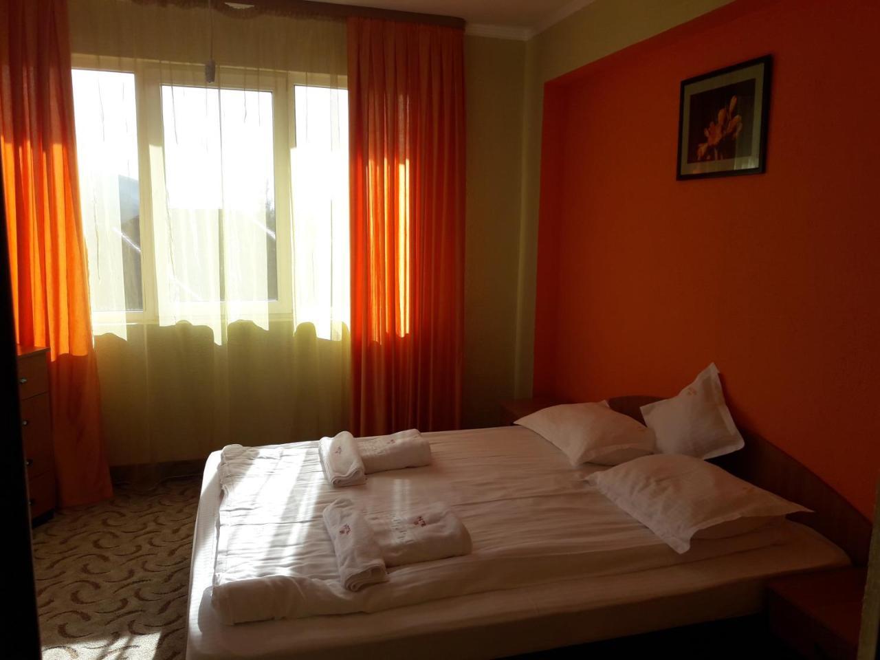 Hotel Iri Busteni Exterior photo
